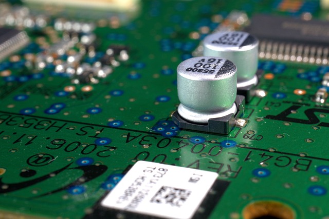 How is energy storage achieved through capacitors? And typical applications?
